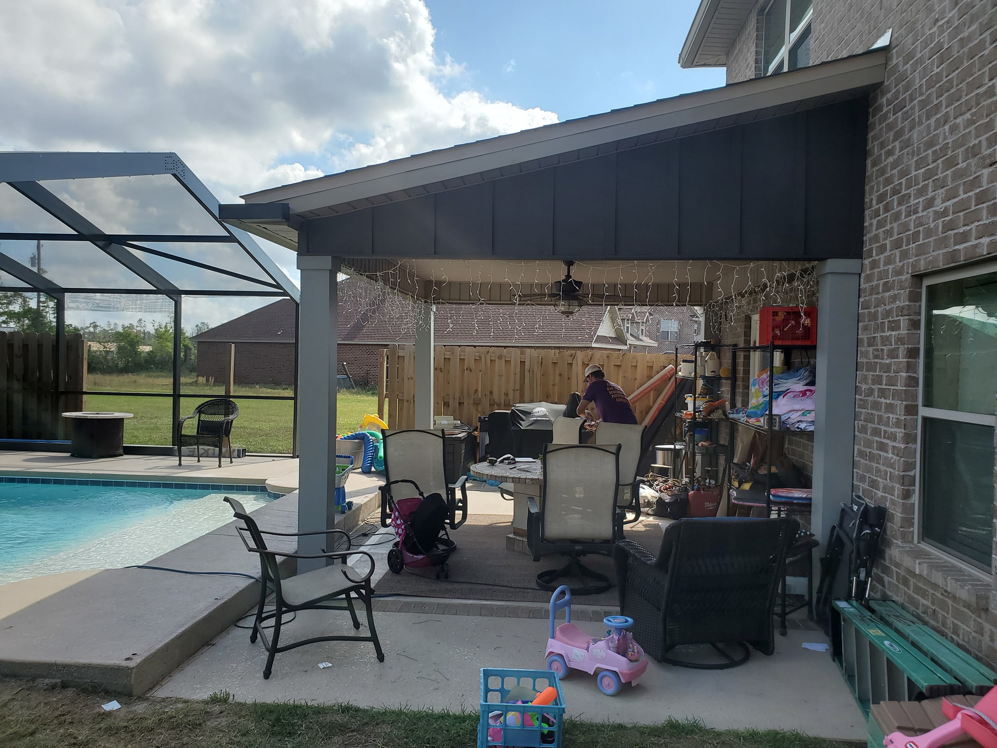 Building Pool Enclosure