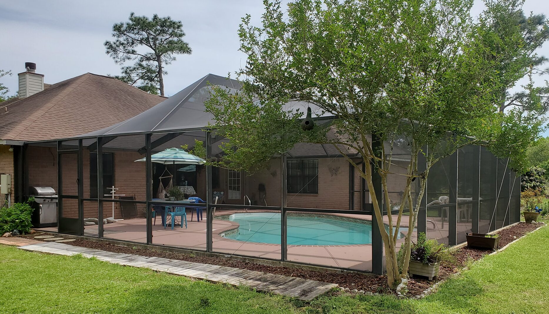 Screened pool enclosure in Northwest Florida