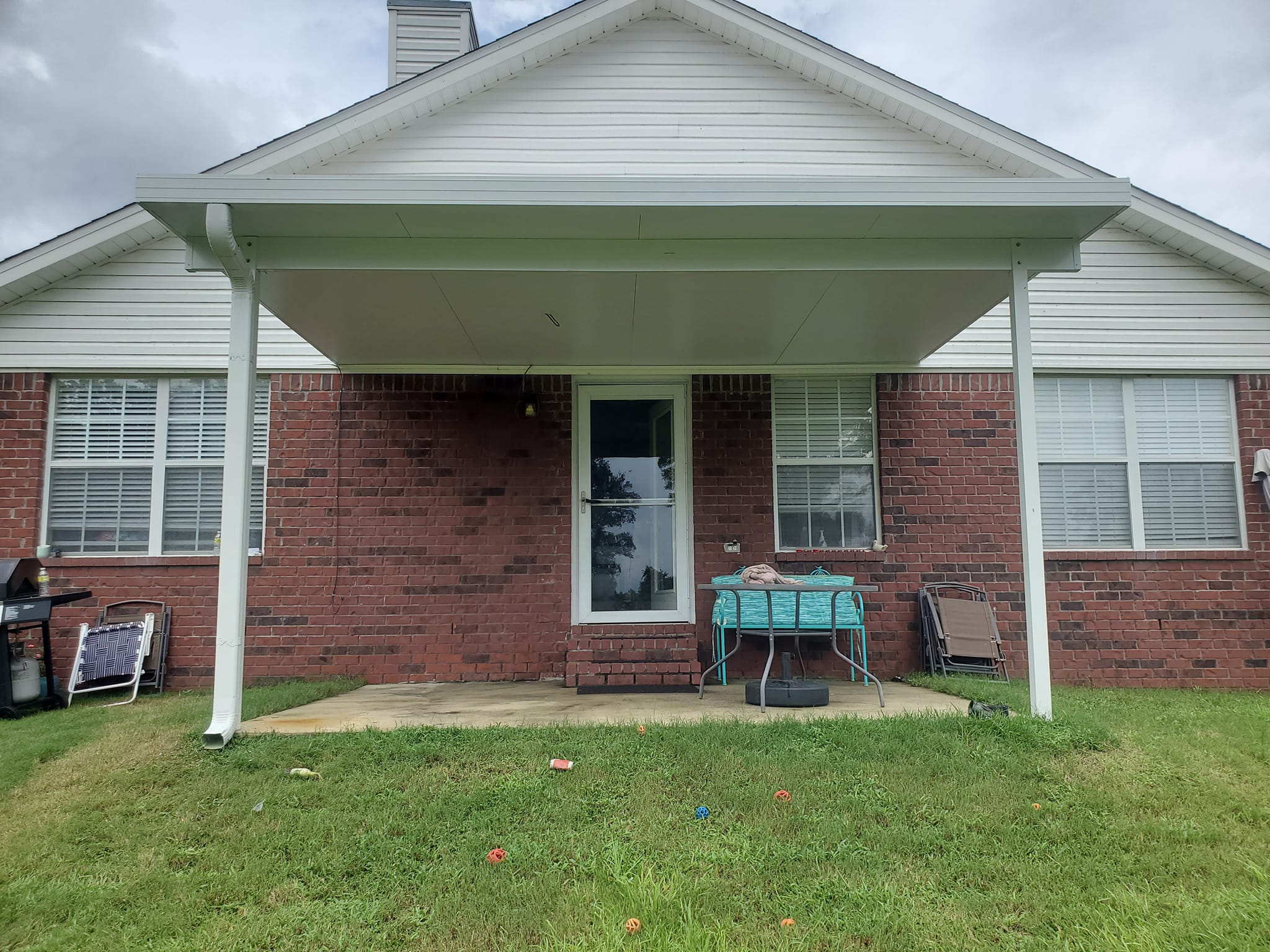 300515913_1174670653112275_3655341415053346461_n